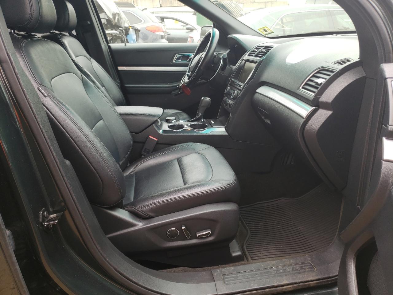 Photo 5 from auction – 2016 FORD EXPLORER X with VIN 1FM5K8D85GGB87537