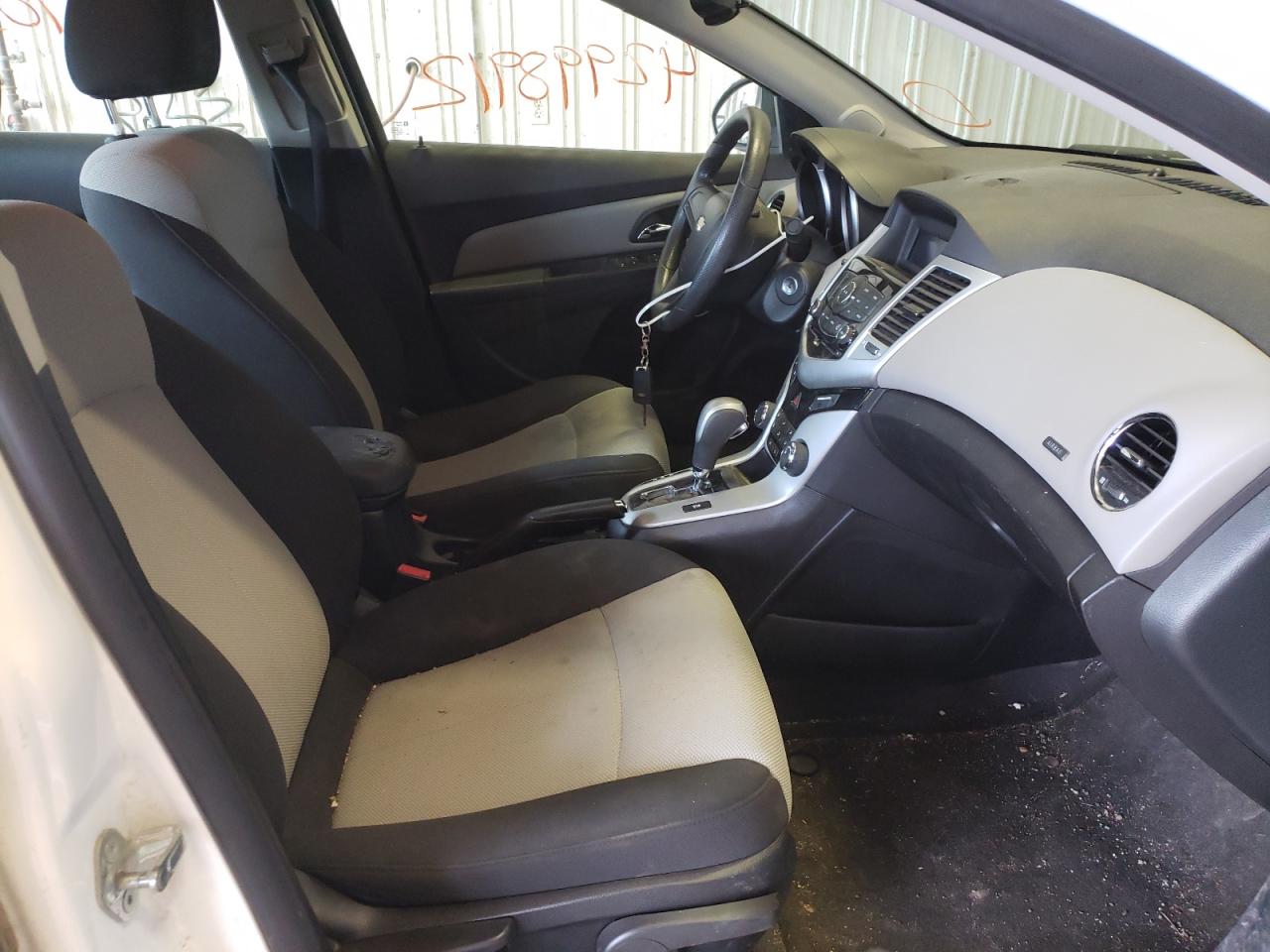 Photo 19 from auction – 2011 CHEVROLET CRUZE with VIN 1G1PC5SH2B7127440