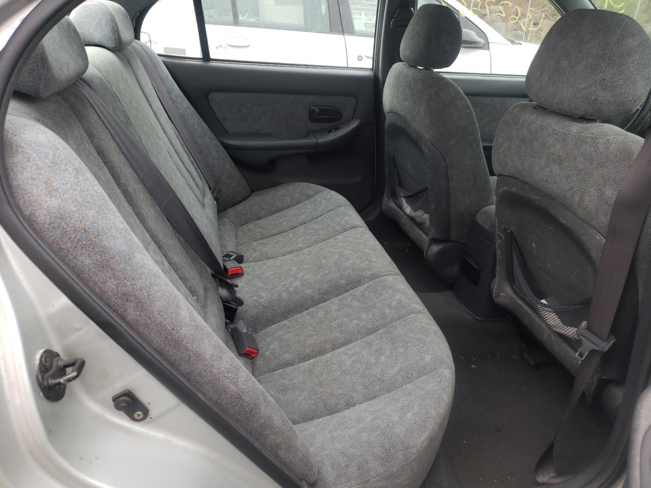 Photo 6 from auction – 2002 HYUNDAI ELANTRA with VIN KMHDN45D12U311160