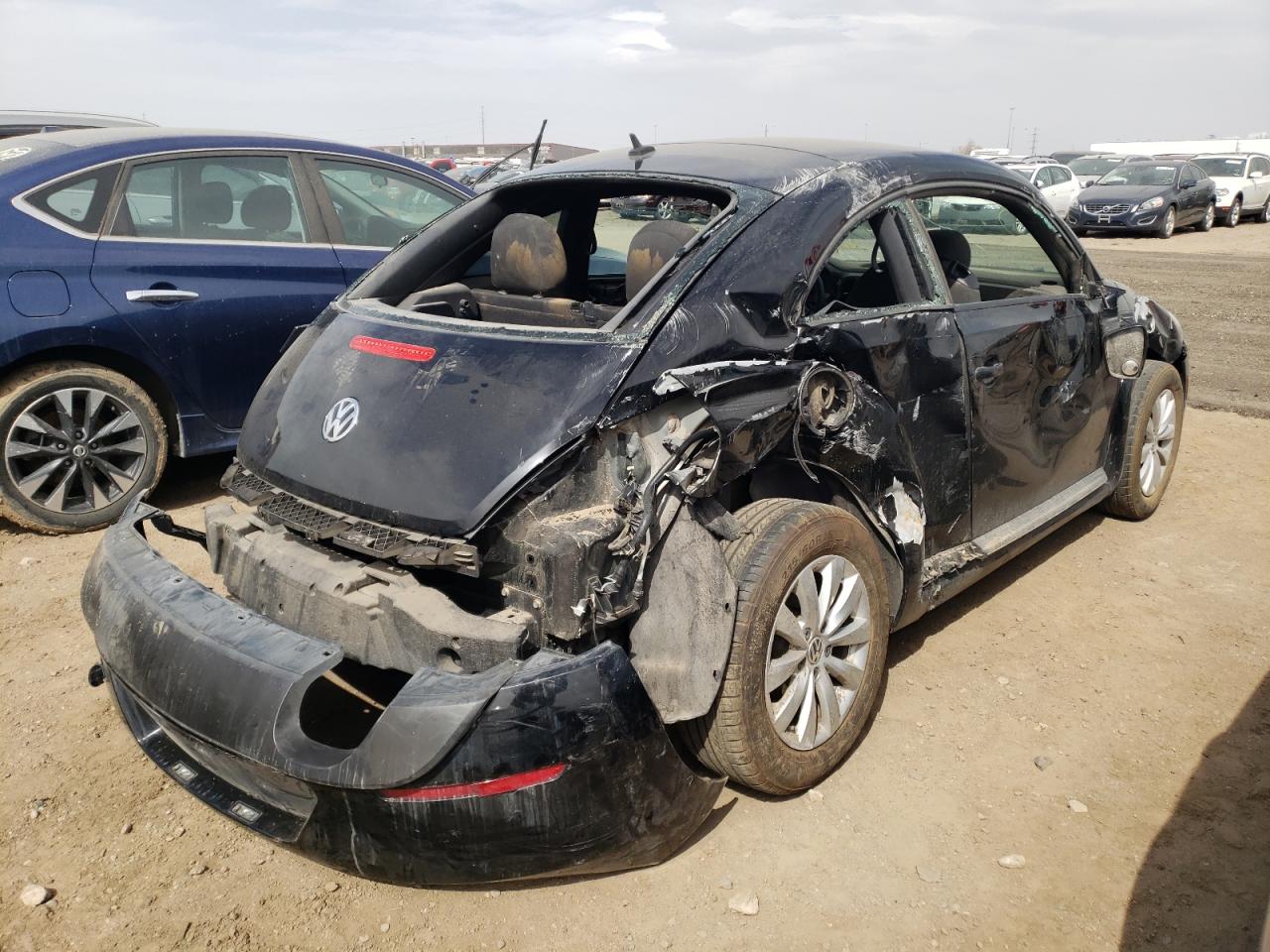 Photo 4 from auction – 2014 VOLKSWAGEN BEETLE with VIN 3VWF17AT6EM641700