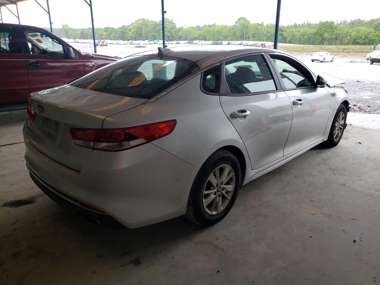 Photo 4 from auction – 2016 KIA OPTIMA LX with VIN 5XXGT4L38GG019472