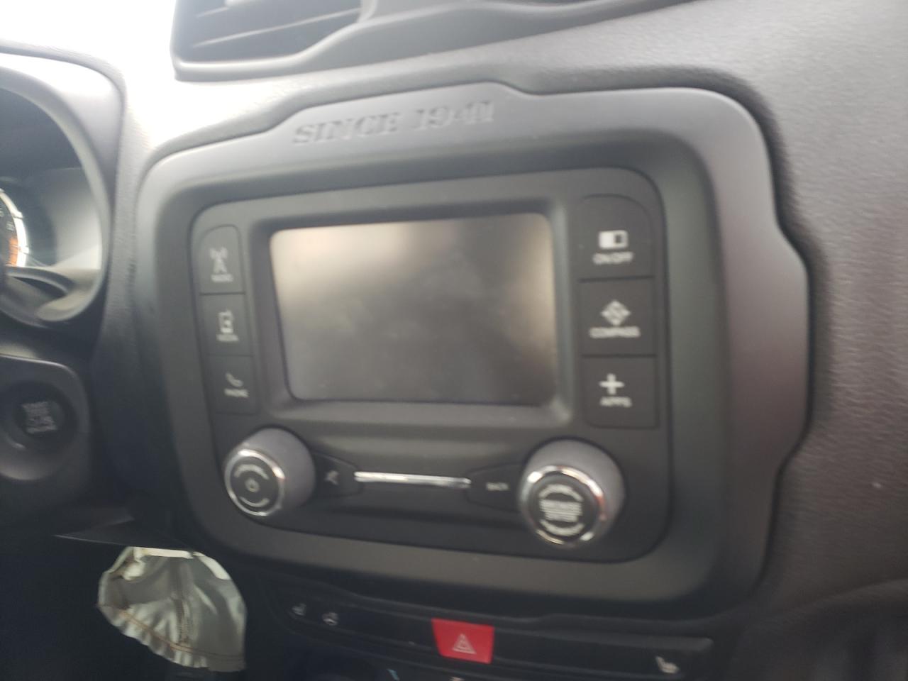 Photo 9 from auction – 2017 JEEP RENEGADE L with VIN ZACCJBDB3HPF05408