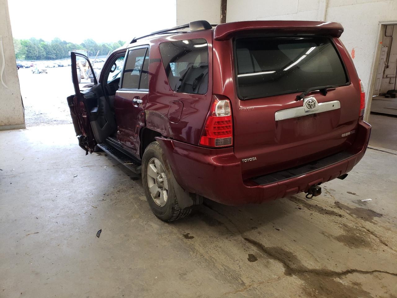 Photo 3 from auction – 2008 TOYOTA 4RUNNER SR with VIN JTEZU14R288092554