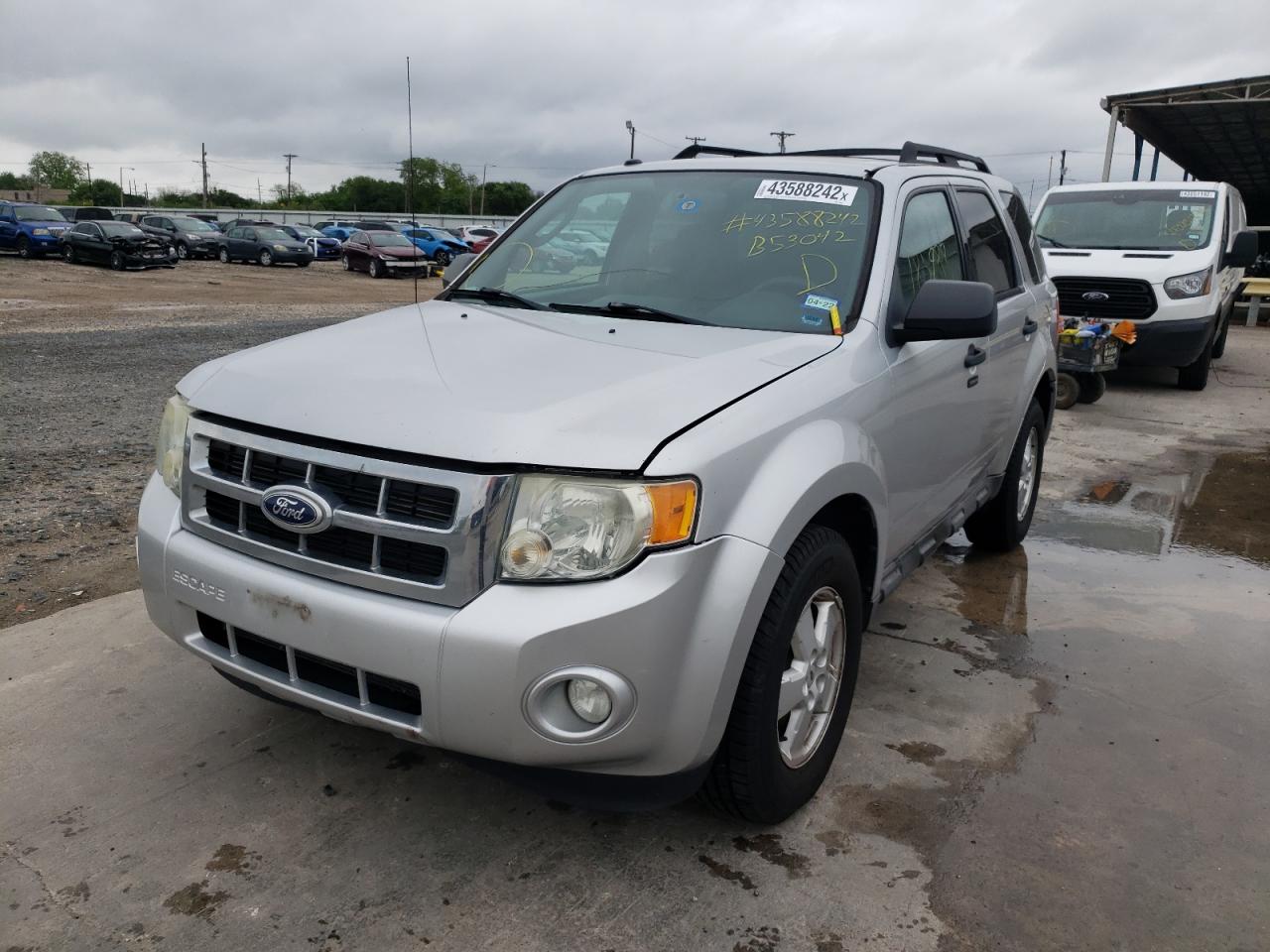 Photo 2 from auction – 2010 FORD ESCAPE XLT with VIN 1FMCU0DG8AKB53042