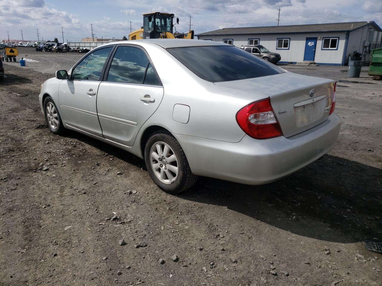 Photo 3 from auction – 2002 TOYOTA CAMRY LE with VIN 4T1BF30K92U001584
