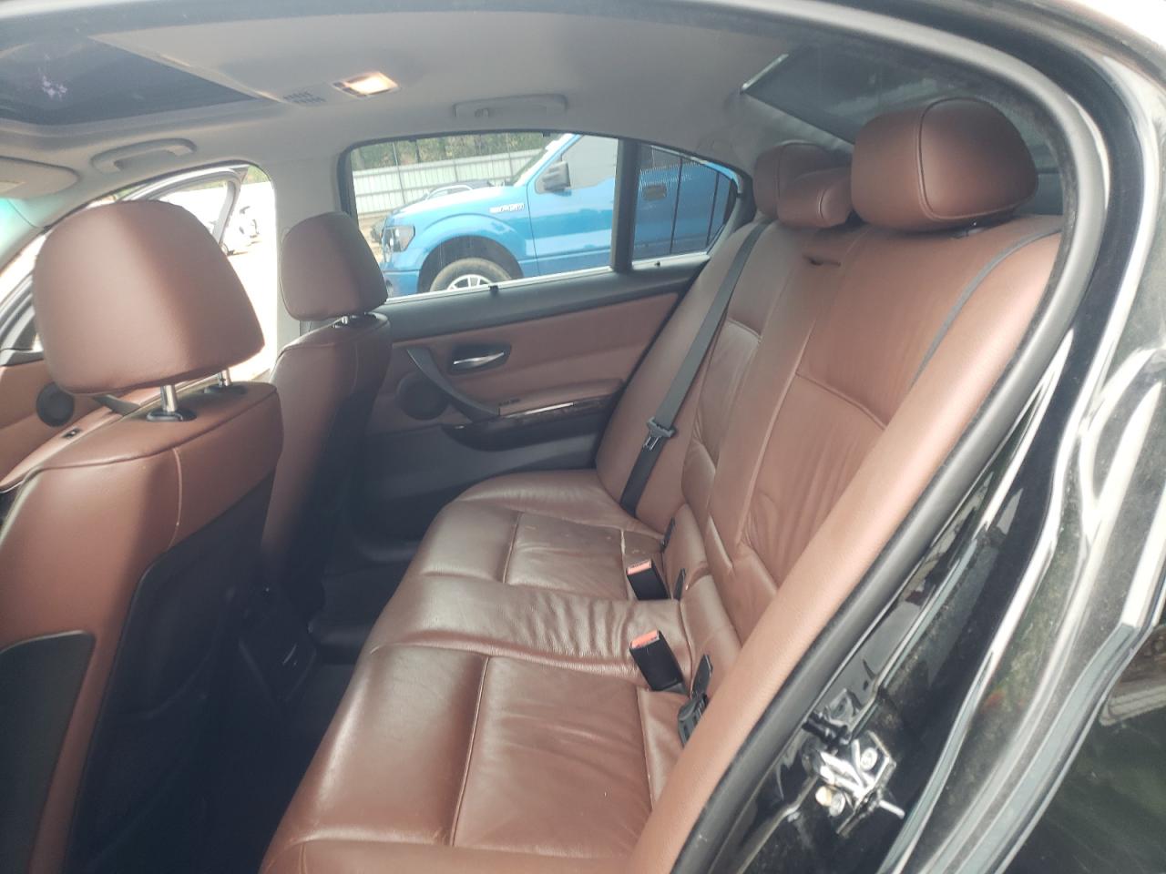 Photo 6 from auction – 2006 BMW 330 I with VIN WBAVB33536AZ85614
