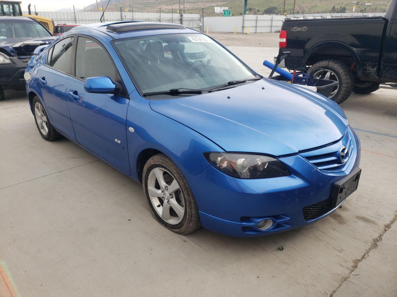 MAZDA 3 S 2005 with VIN JM1BK323951302206 - Photo from auction