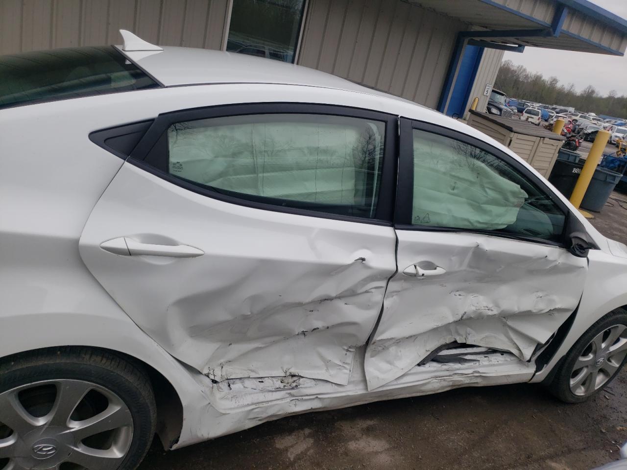 Photo 9 from auction – 2012 HYUNDAI ELANTRA GL with VIN 5NPDH4AE1CH107058