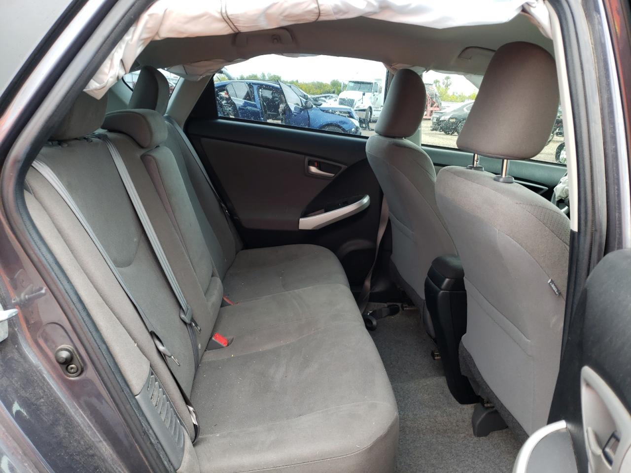 Photo 6 from auction – 2015 TOYOTA PRIUS with VIN JTDKN3DU7F1989166