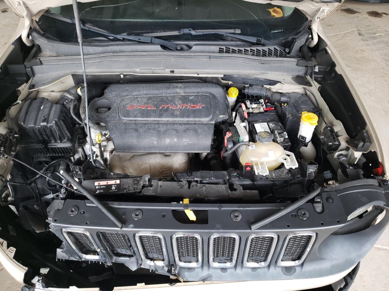 Photo 7 from auction – 2015 JEEP RENEGADE L with VIN ZACCJABT5FPC30918