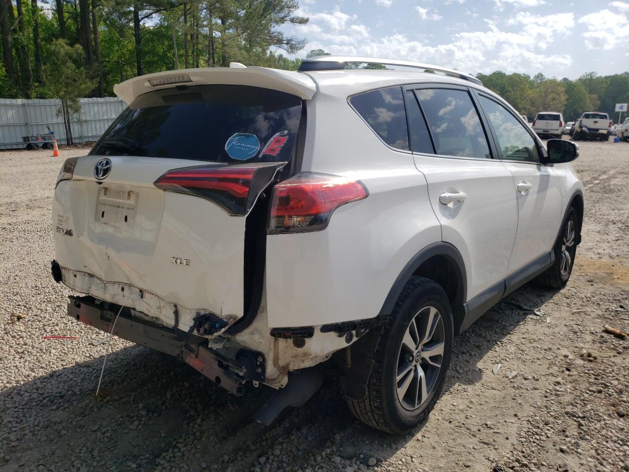 Photo 4 from auction – 2017 TOYOTA RAV4 XLE with VIN 2T3WFREVXHW331435