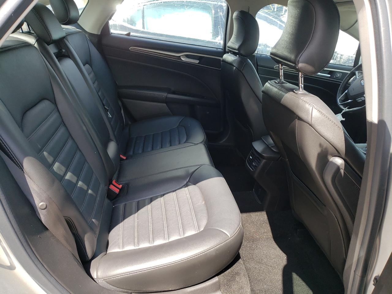 Photo 6 from auction – 2016 FORD FUSION SE with VIN 3FA6P0H95GR353794