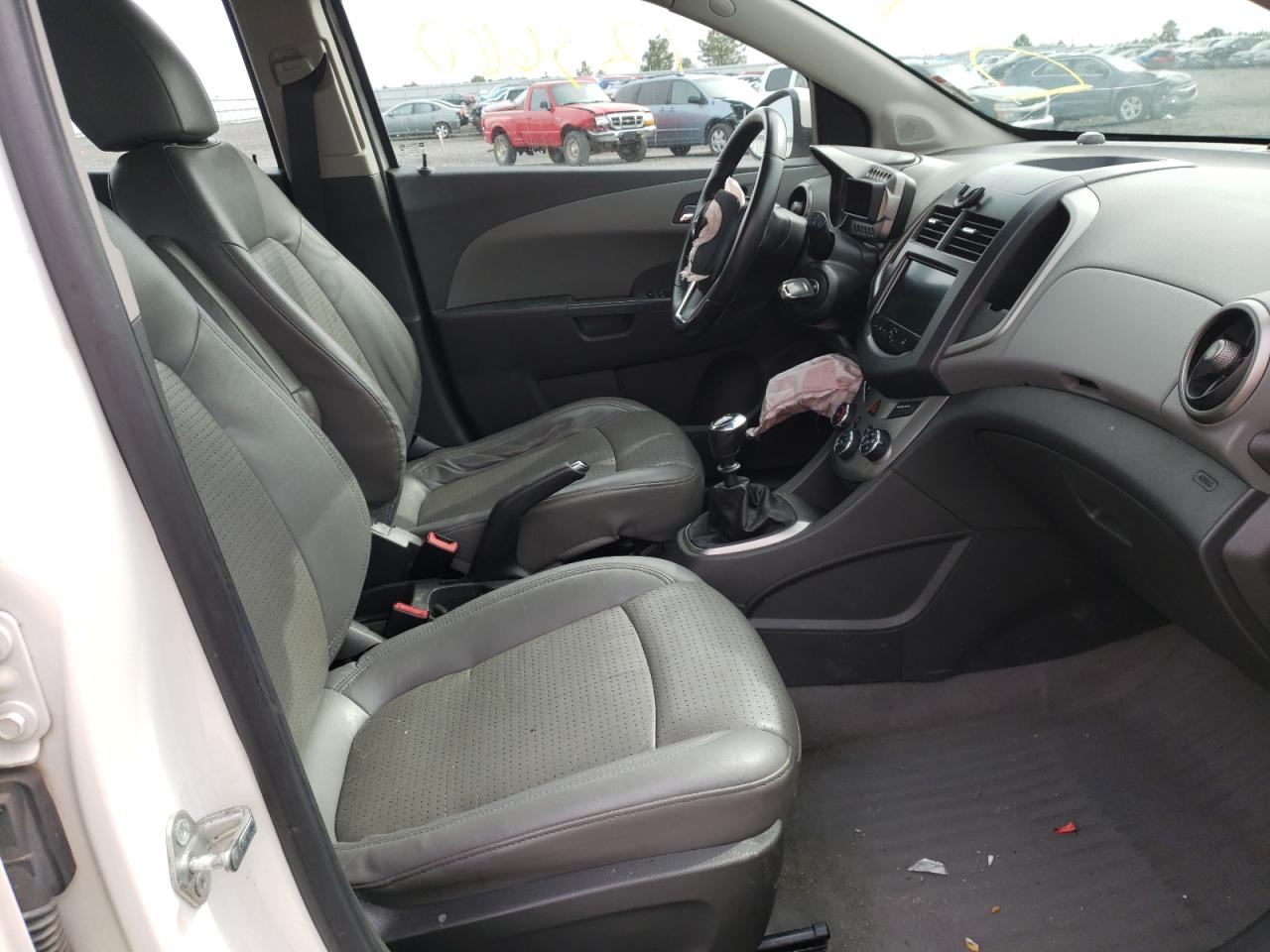 Photo 5 from auction – 2013 CHEVROLET SONIC LTZ with VIN 1G1JF6SB5D4214719
