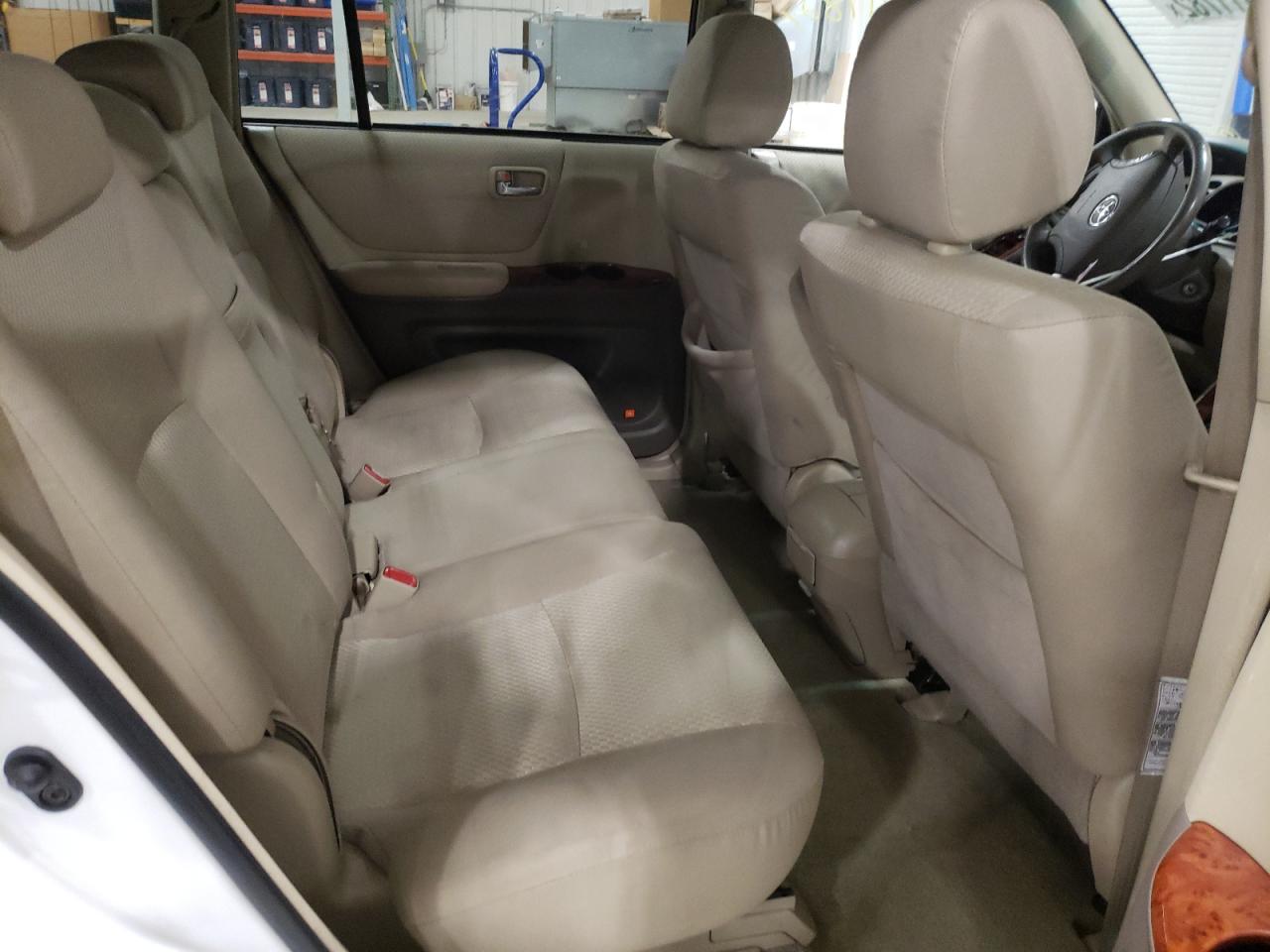 Photo 6 from auction – 2005 TOYOTA HIGHLANDER with VIN JTEEP21A150113883