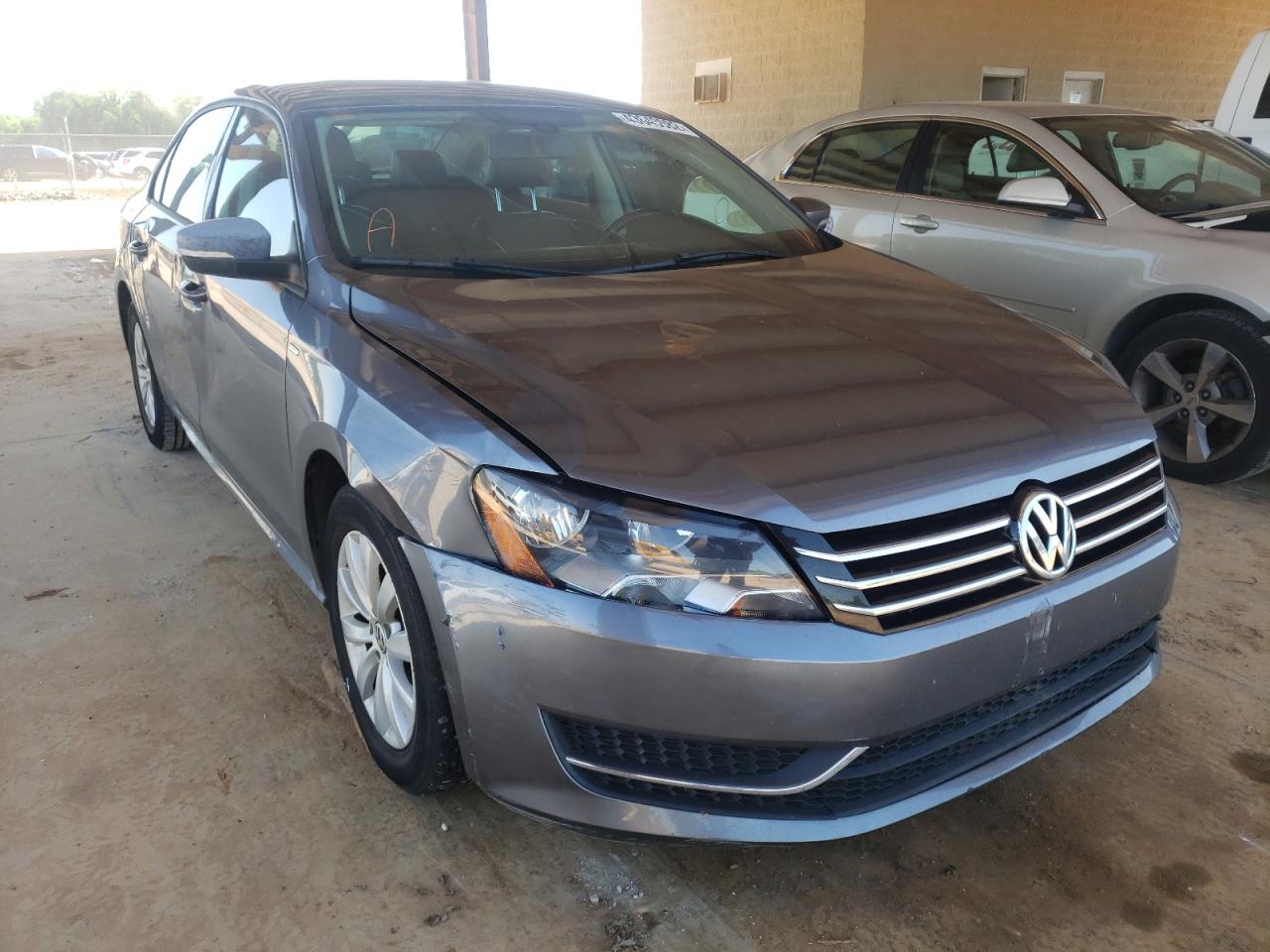 VOLKSWAGEN PASSAT S 2015 with VIN 1VWAT7A30FC094155 - Photo from auction