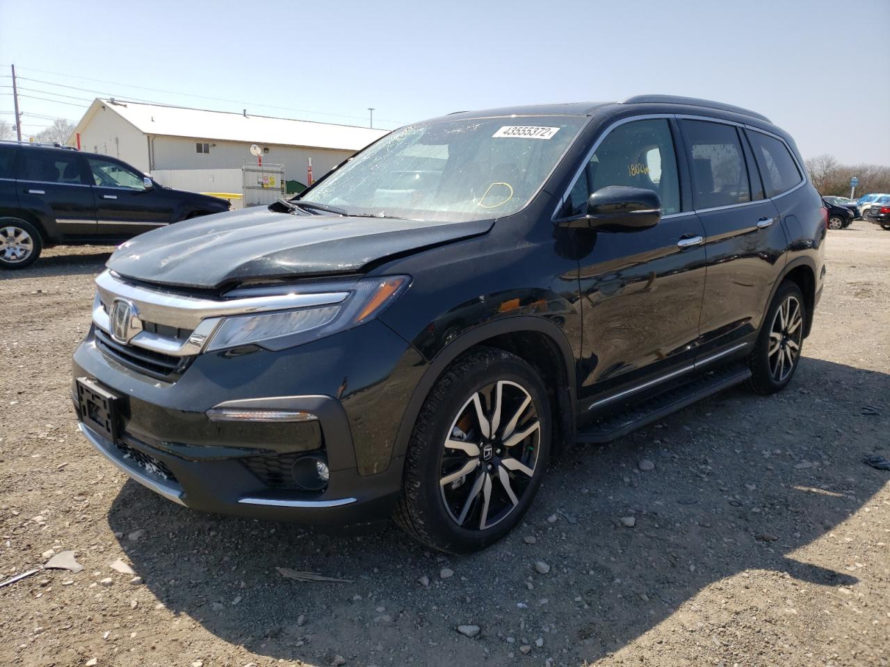 Photo 2 from auction – 2019 HONDA PILOT TOUR with VIN 5FNYF6H93KB051262