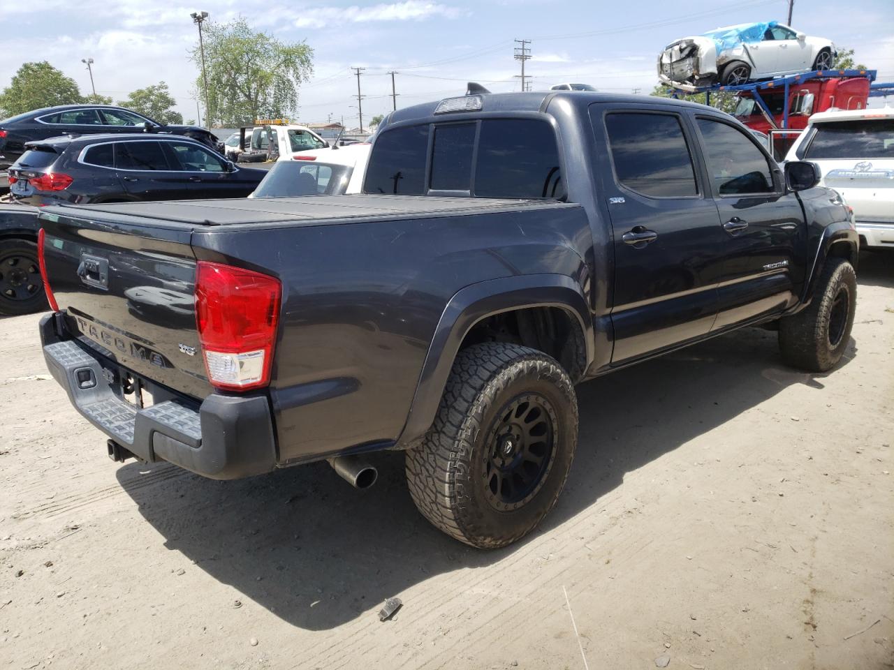 Photo 4 from auction – 2017 TOYOTA TACOMA DOU with VIN 3TMAZ5CN6HM040722