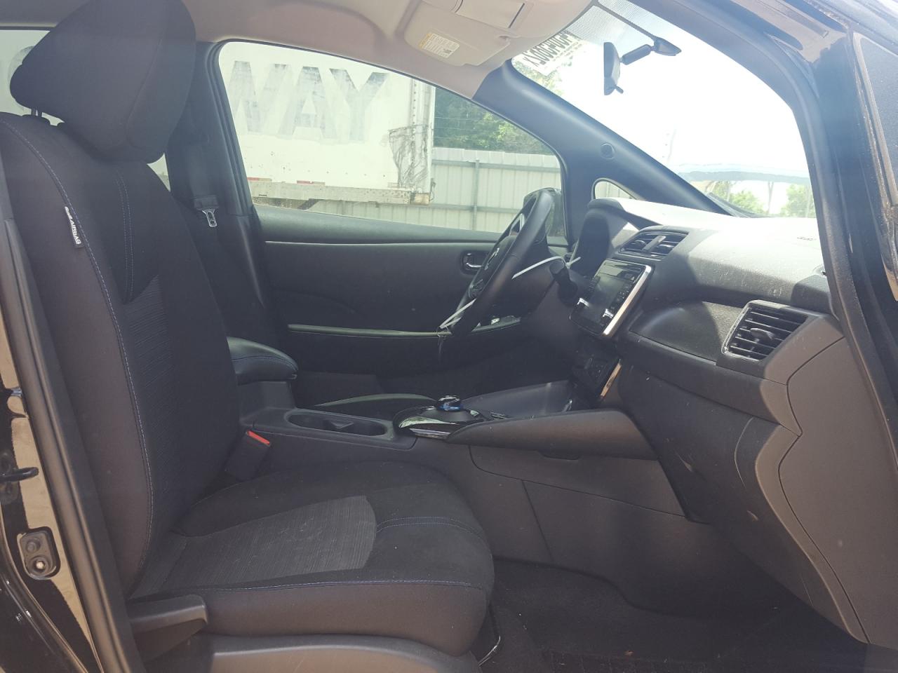 Photo 5 from auction – 2018 NISSAN LEAF S with VIN 1N4AZ1CP4JC305757