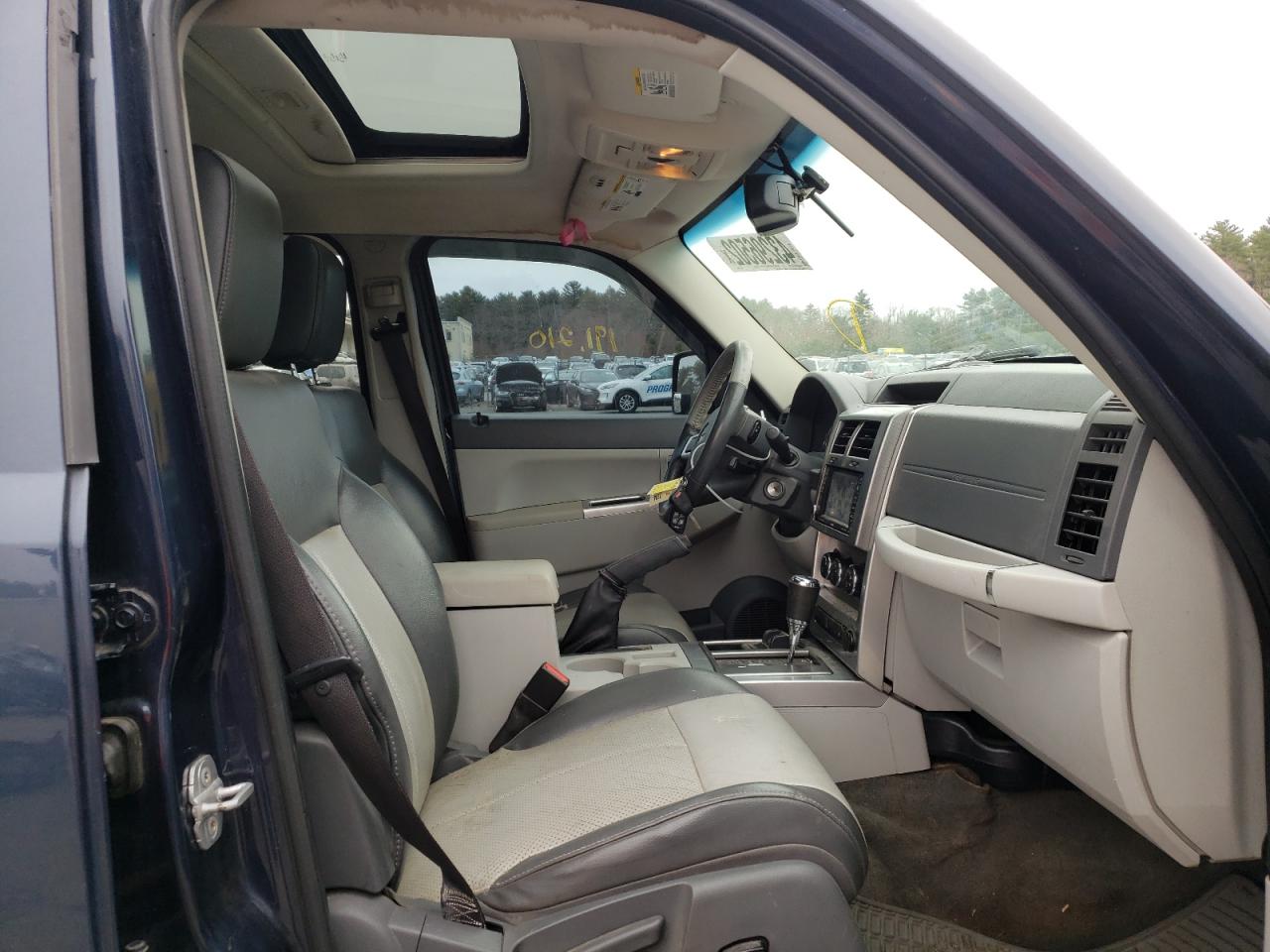 Photo 5 from auction – 2008 JEEP LIBERTY LI with VIN 1J8GN58K48W208693