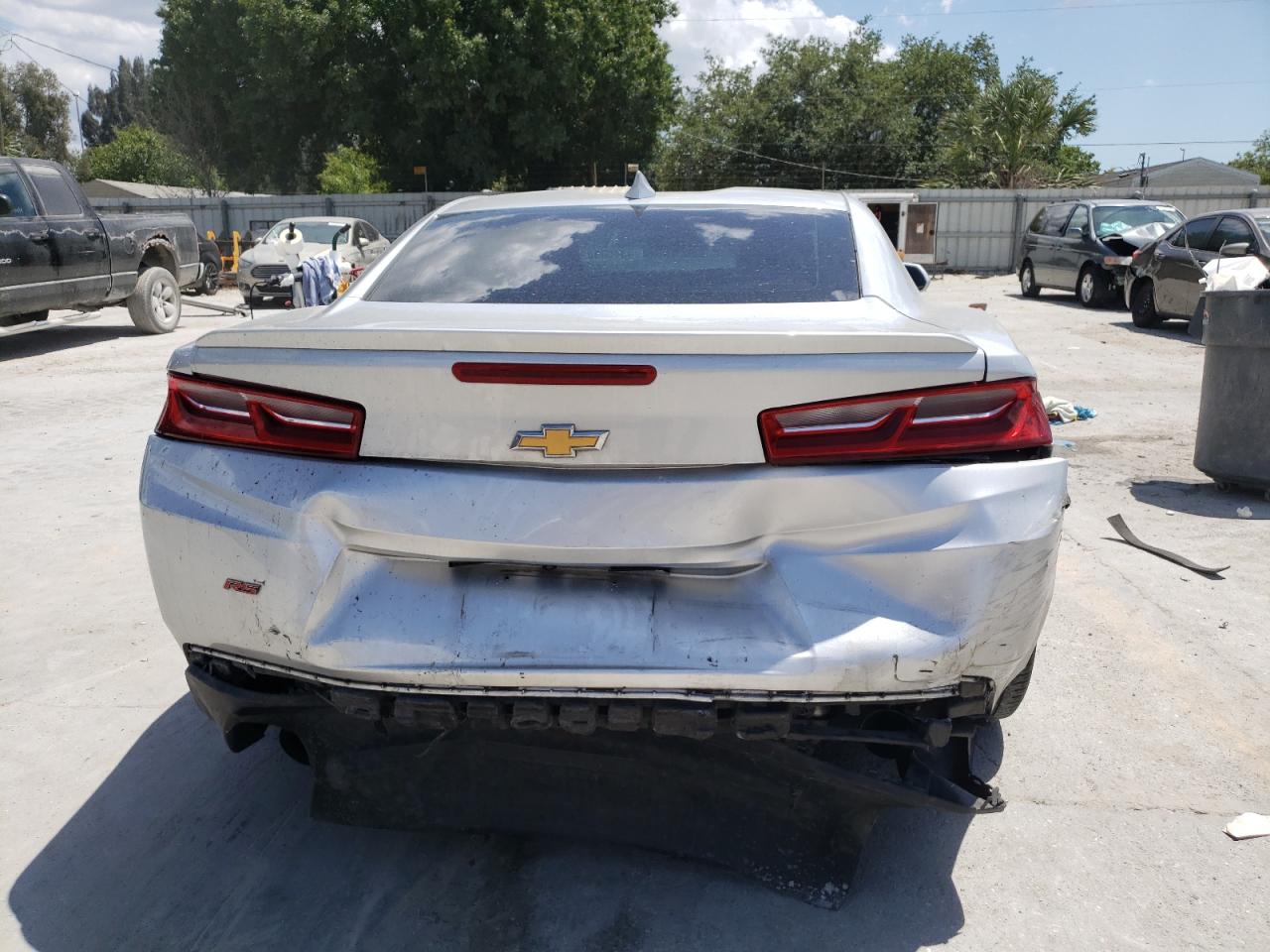 Photo 9 from auction – 2018 CHEVROLET CAMARO LT with VIN 1G1FB1RX4J0102017
