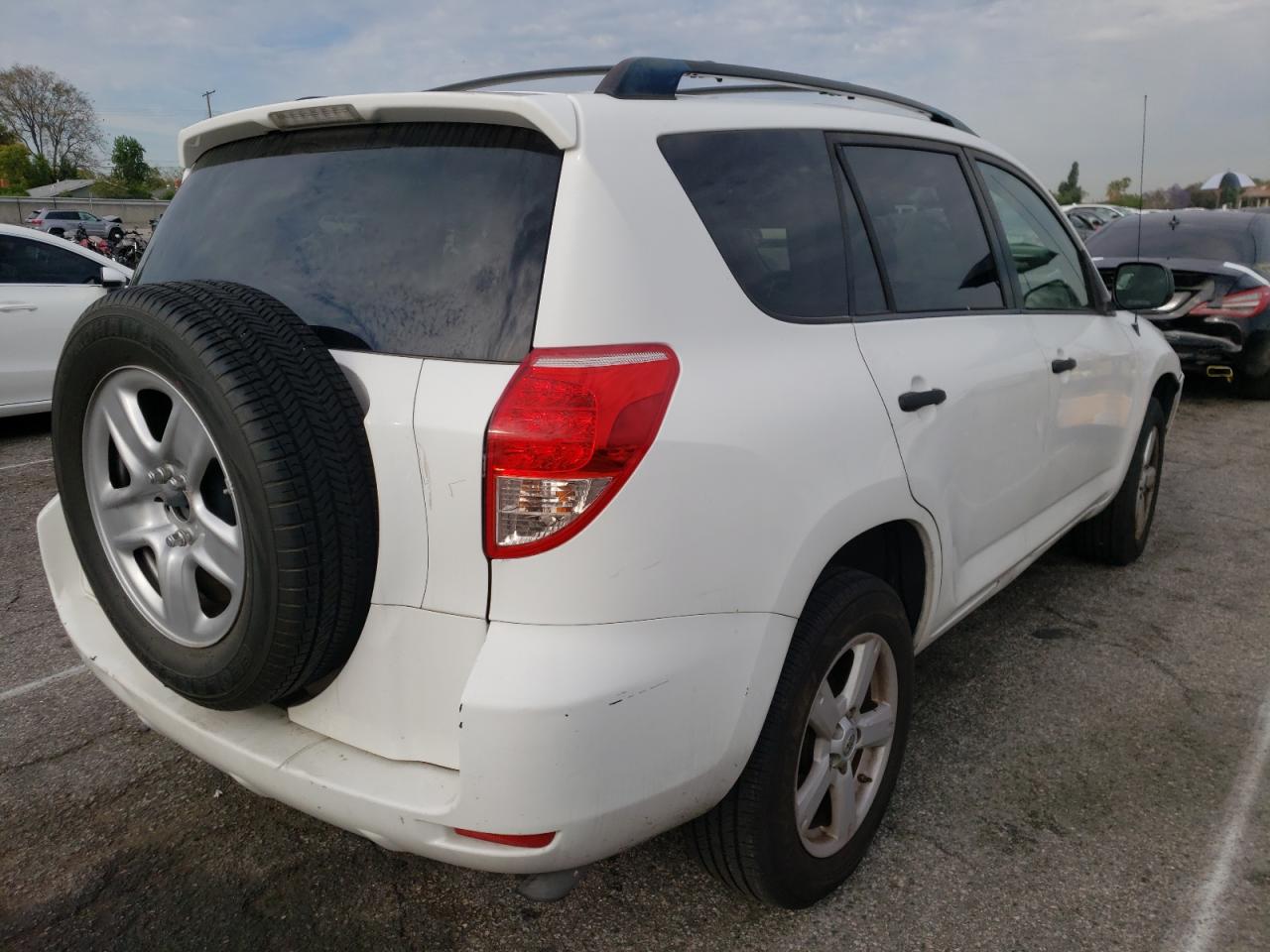 Photo 4 from auction – 2007 TOYOTA RAV4 with VIN JTMZK33V076008682