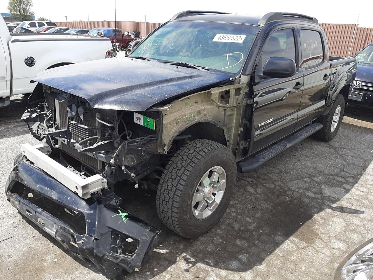 Photo 2 from auction – 2012 TOYOTA TACOMA DOU with VIN 3TMLU4EN2CM082697
