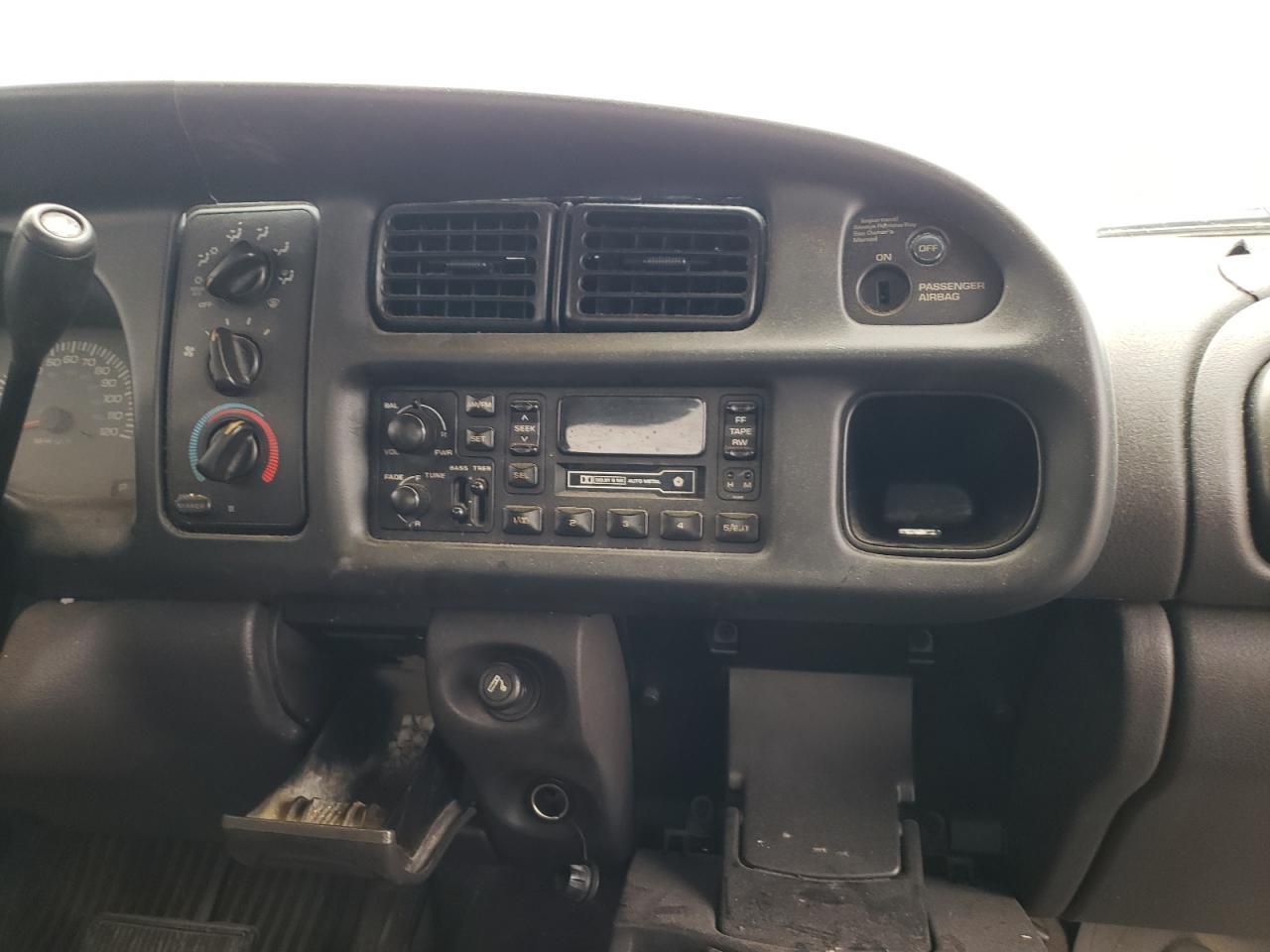Photo 9 from auction – 2000 DODGE RAM 1500 with VIN 1B7HC13Y9YJ104946