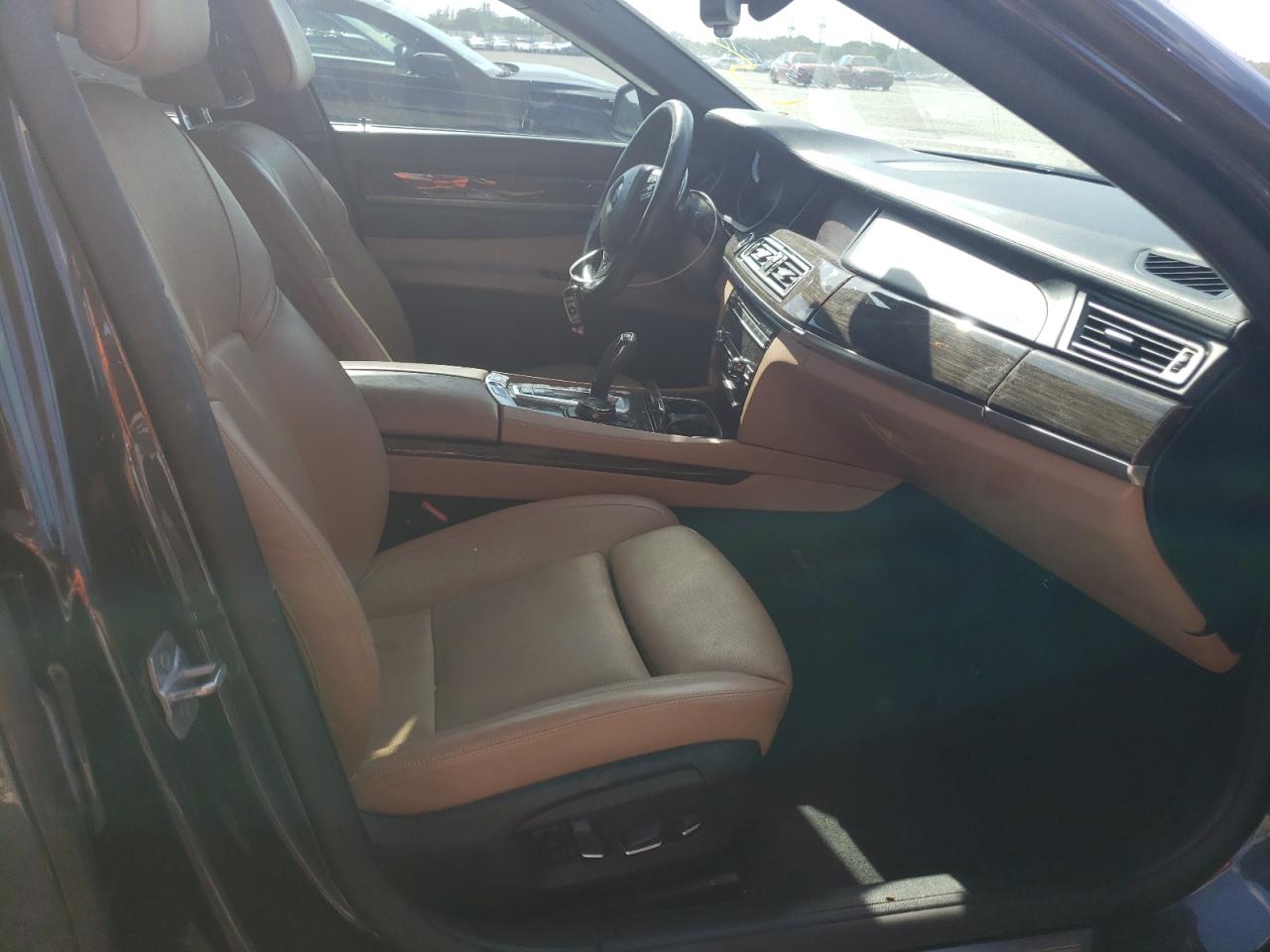 Photo 18 from auction – 2014 BMW 750 I with VIN WBAYA8C50ED825233