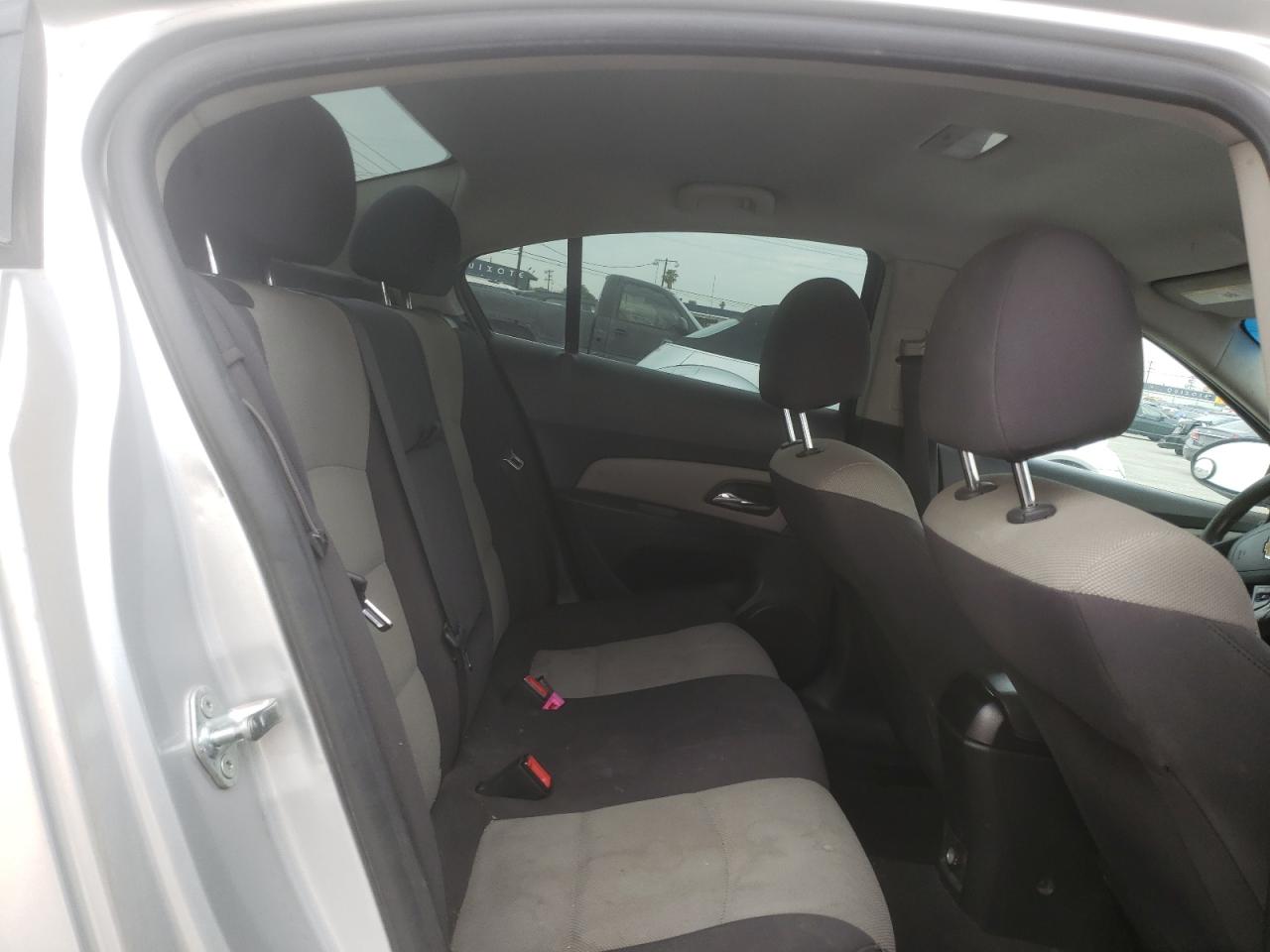 Photo 6 from auction – 2012 CHEVROLET CRUZE LS with VIN 1G1PC5SH7C7304954