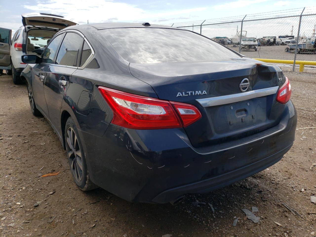 Photo 3 from auction – 2016 NISSAN ALTIMA 2.5 with VIN 1N4AL3AP0GC143974