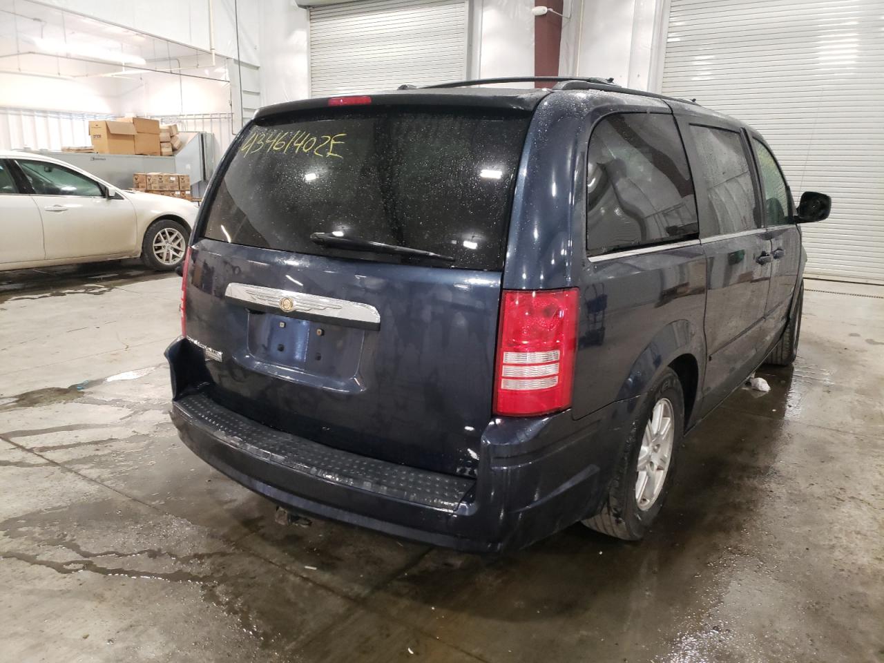 Photo 4 from auction – 2008 CHRYSLER TOWN & COU with VIN 2A8HR54P48R838636