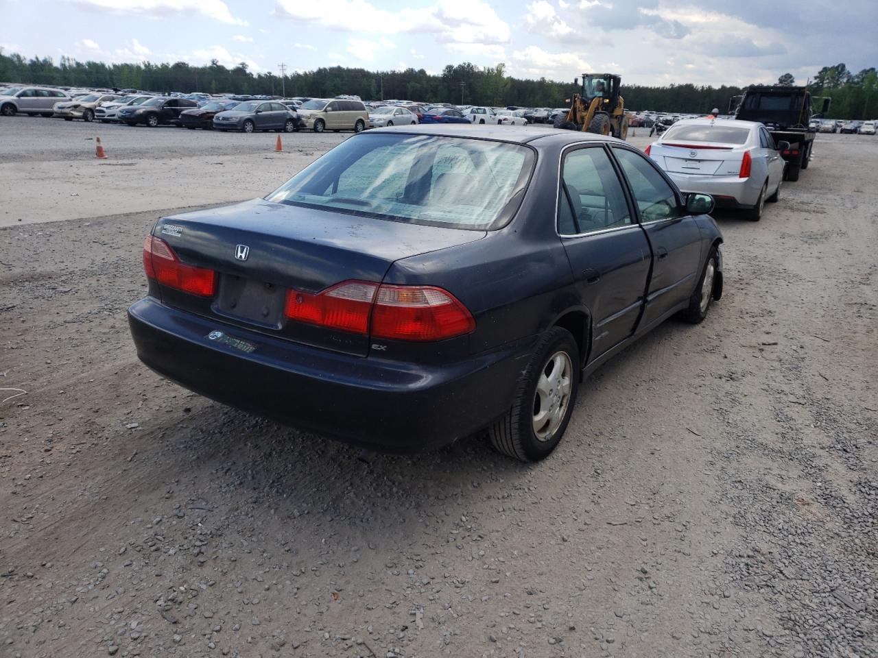 Photo 4 from auction – 2000 HONDA ACCORD with VIN 1HGCG667XYA120170