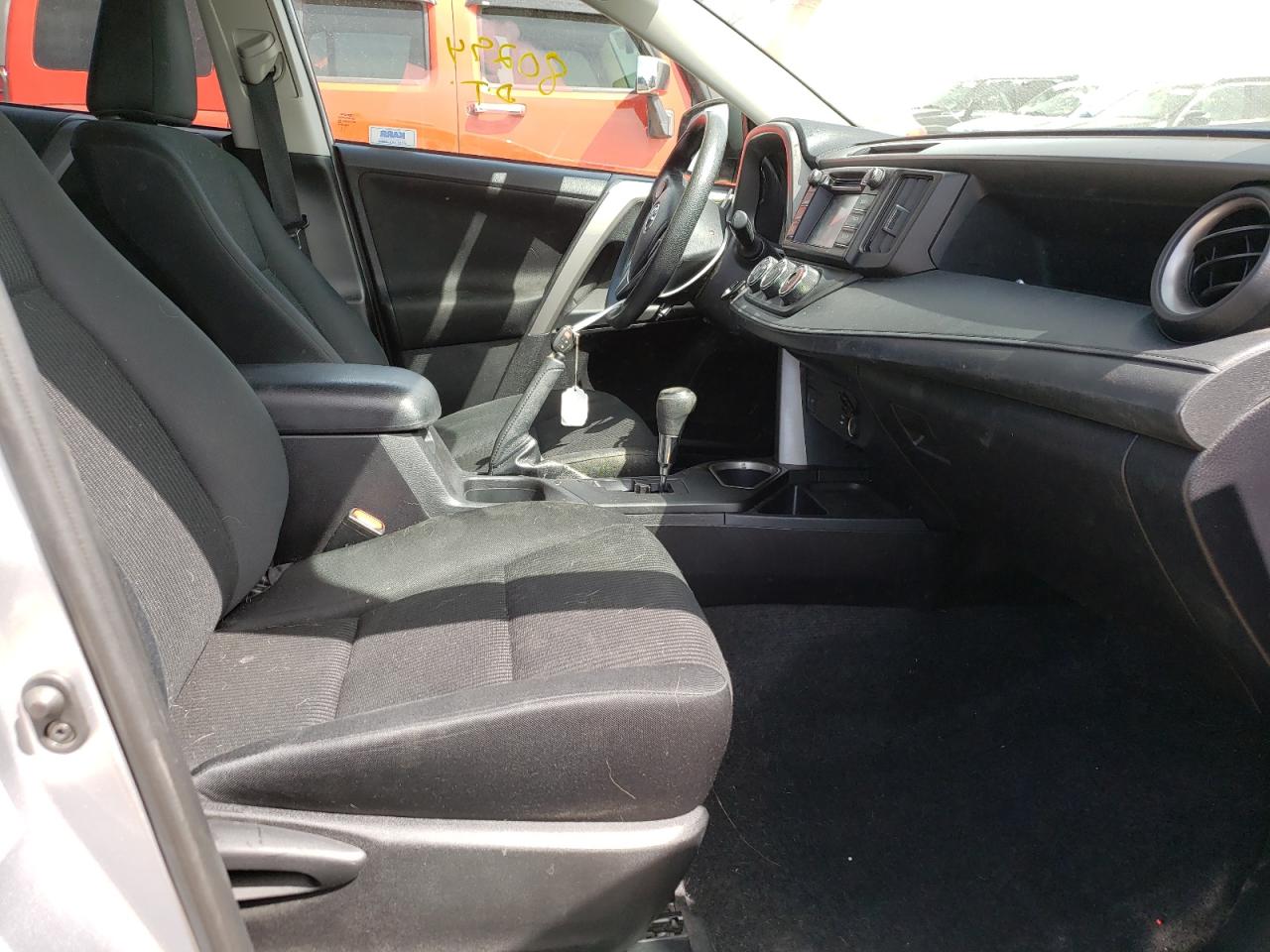 Photo 5 from auction – 2016 TOYOTA RAV4 LE with VIN 2T3BFREV9GW531705