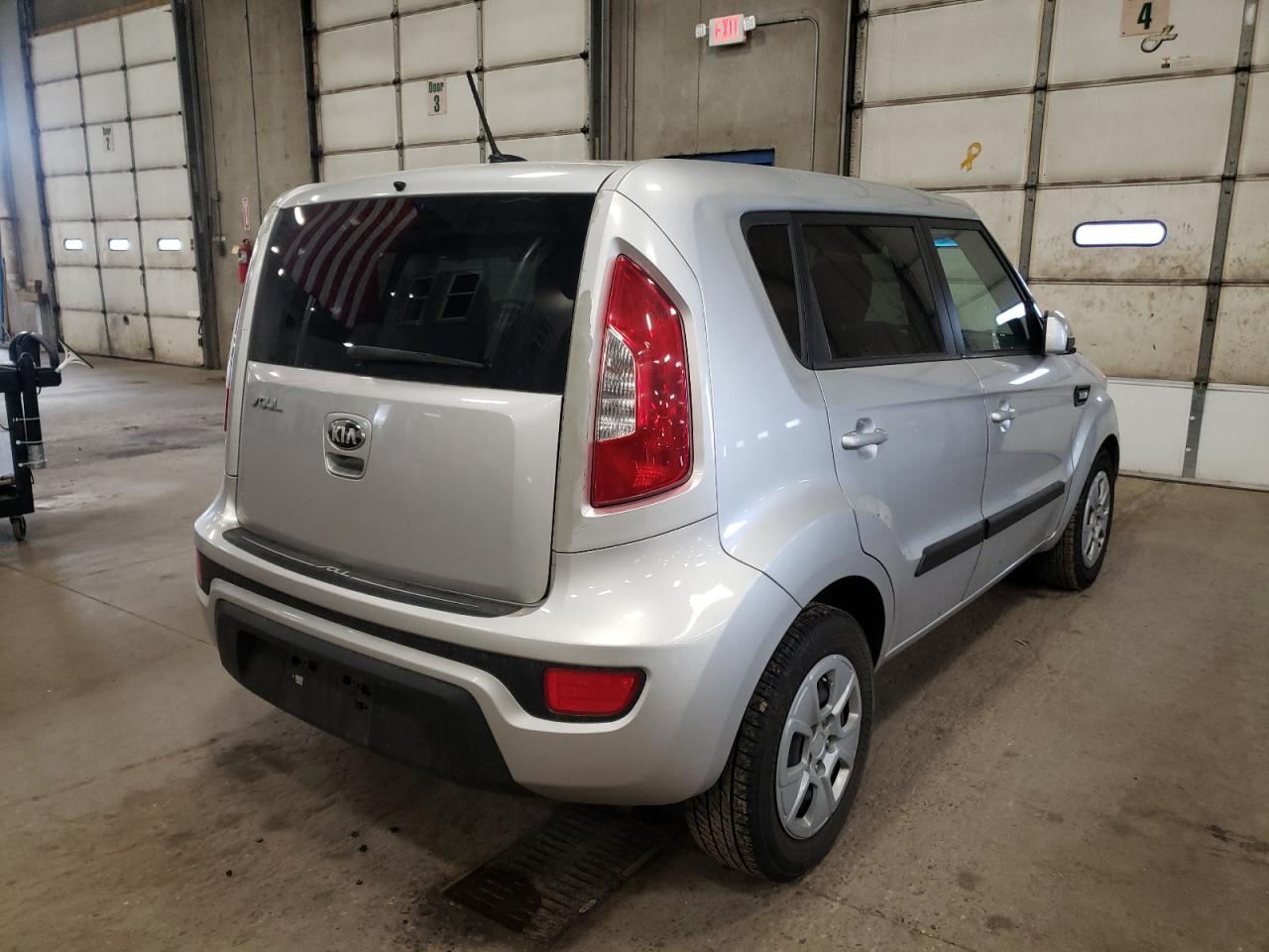 Photo 4 from auction – 2013 KIA SOUL with VIN KNDJT2A55D7483483