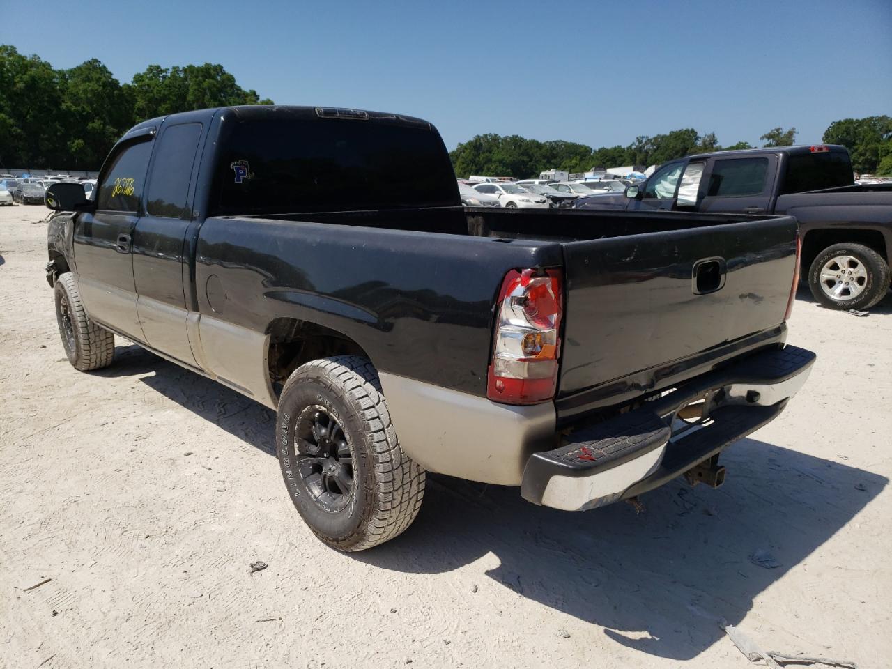 Photo 3 from auction – 2002 CHEVROLET SILVERADO with VIN 2GCEK19T421372208