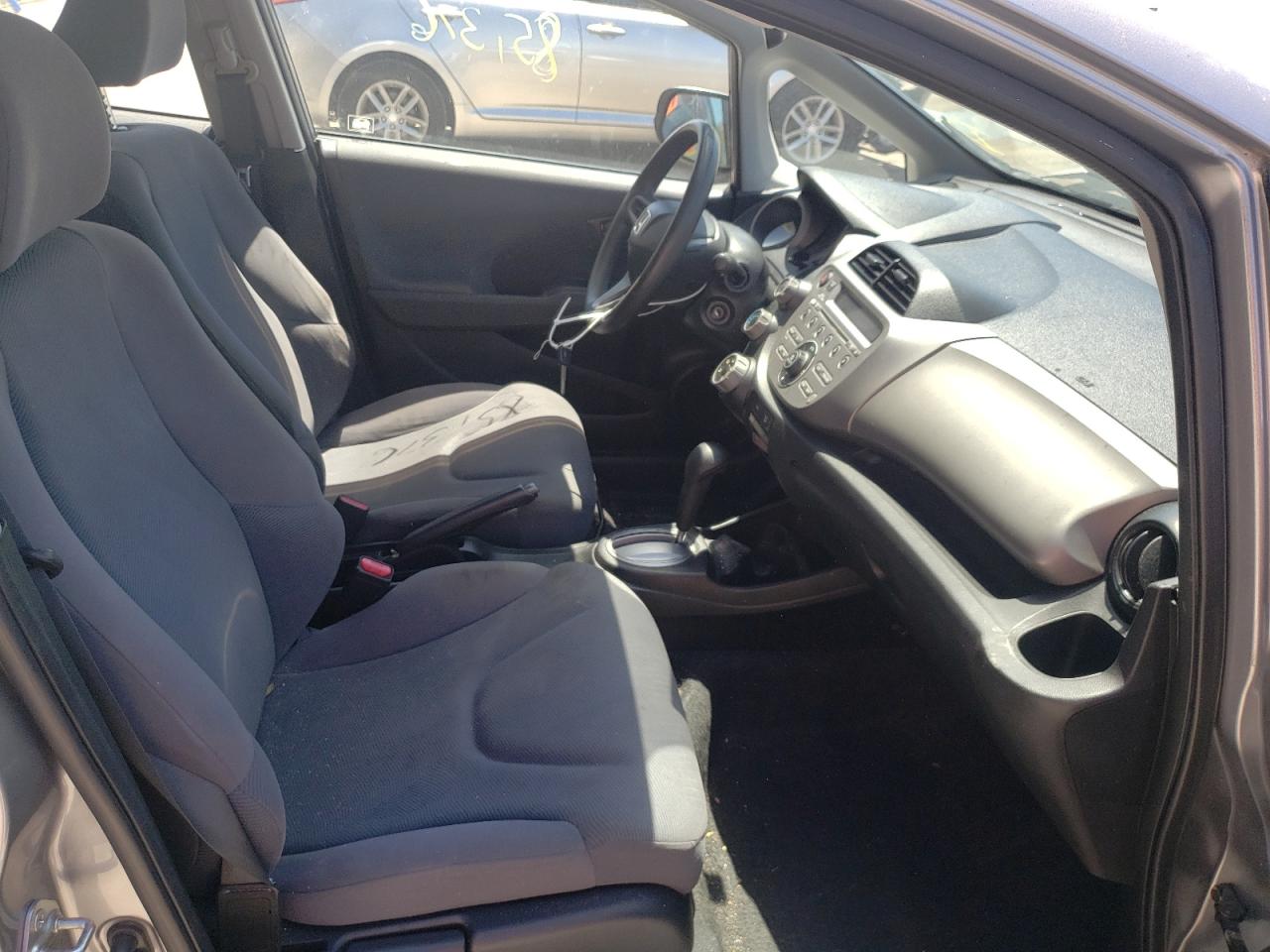 Photo 5 from auction – 2009 HONDA FIT with VIN JHMGE88249S073277
