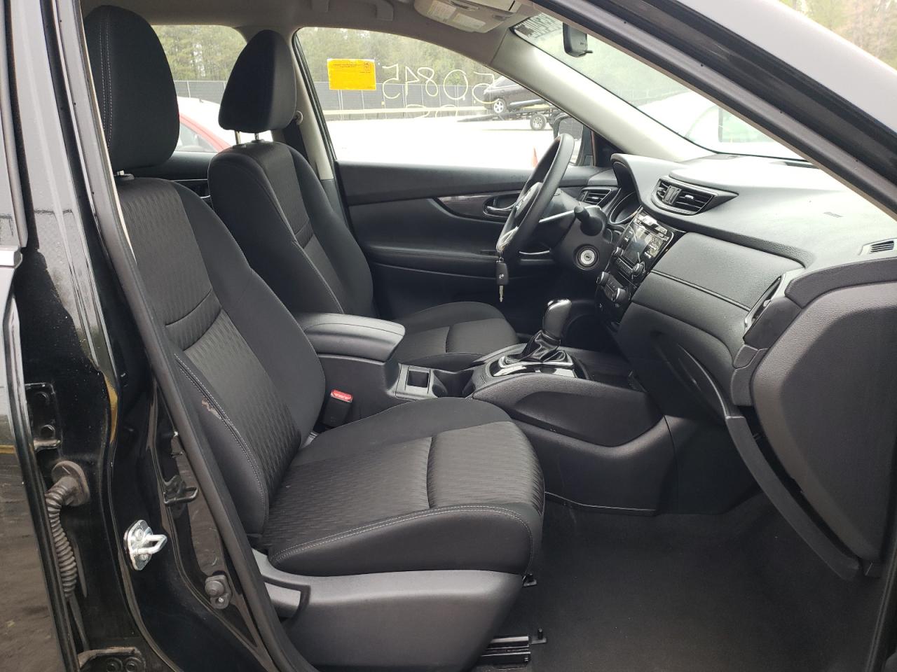 Photo 5 from auction – 2017 NISSAN ROGUE S with VIN KNMAT2MV6HP614924