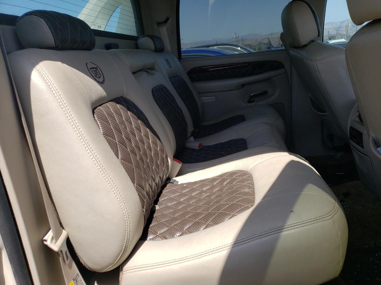 Photo 6 from auction – 2002 CADILLAC ESCALADE E with VIN 3GYEK63N02G332877