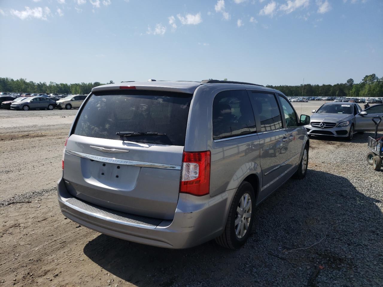 Photo 4 from auction – 2014 CHRYSLER TOWN & COU with VIN 2C4RC1BG0ER126368