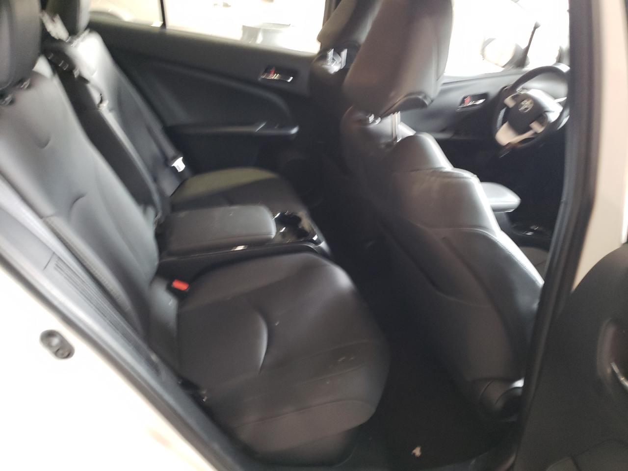 Photo 6 from auction – 2017 TOYOTA PRIUS PRIM with VIN JTDKARFP1H3003708