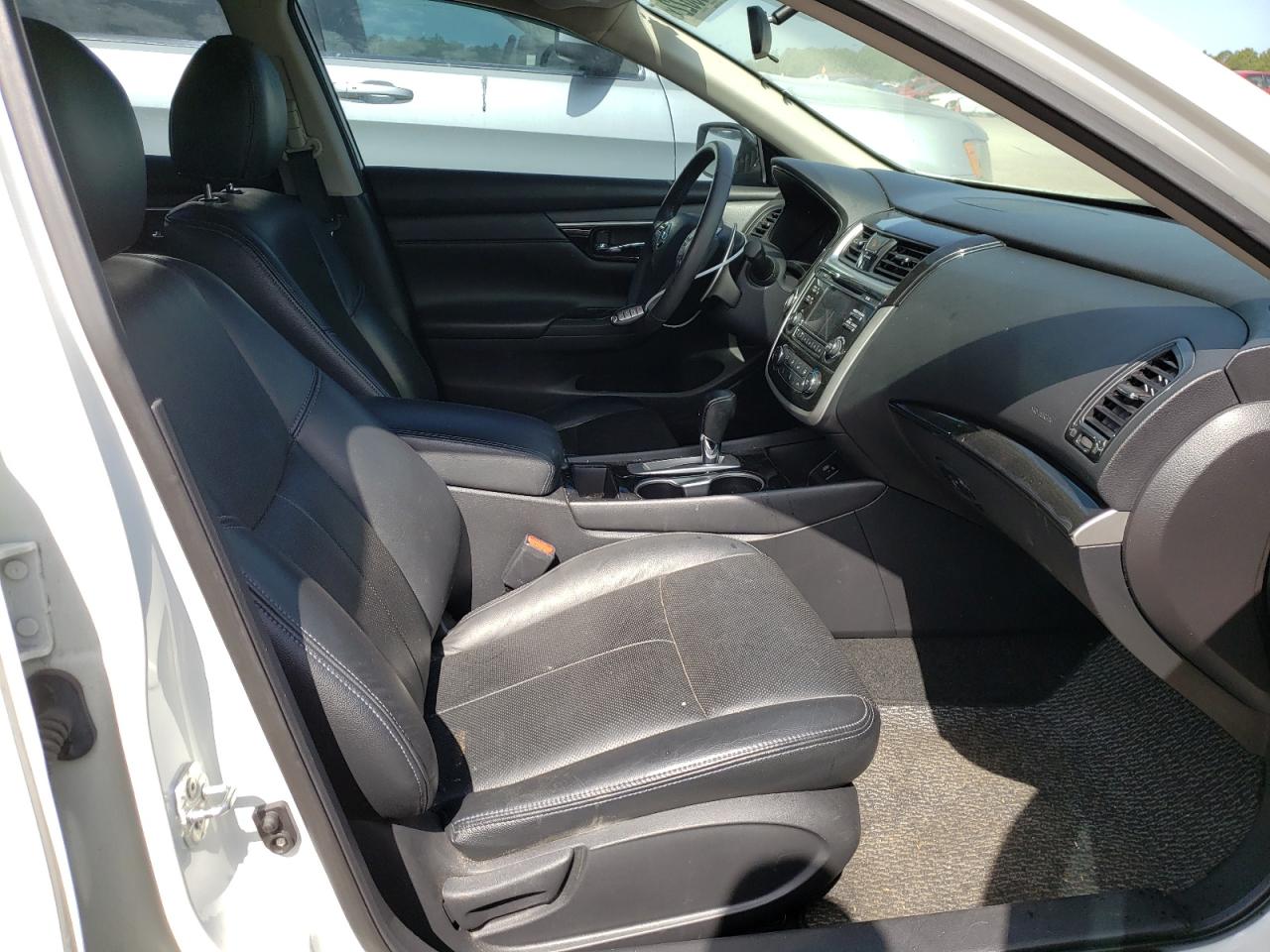 Photo 5 from auction – 2017 NISSAN ALTIMA 2.5 with VIN 1N4AL3AP1HC124223