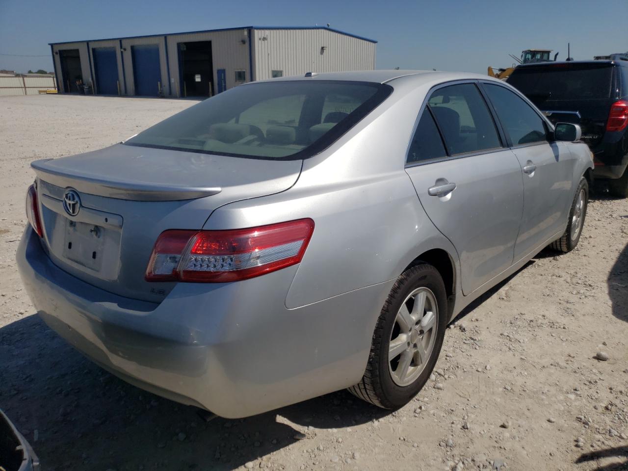 Photo 4 from auction – 2010 TOYOTA CAMRY BASE with VIN 4T1BF3EK2AU028732