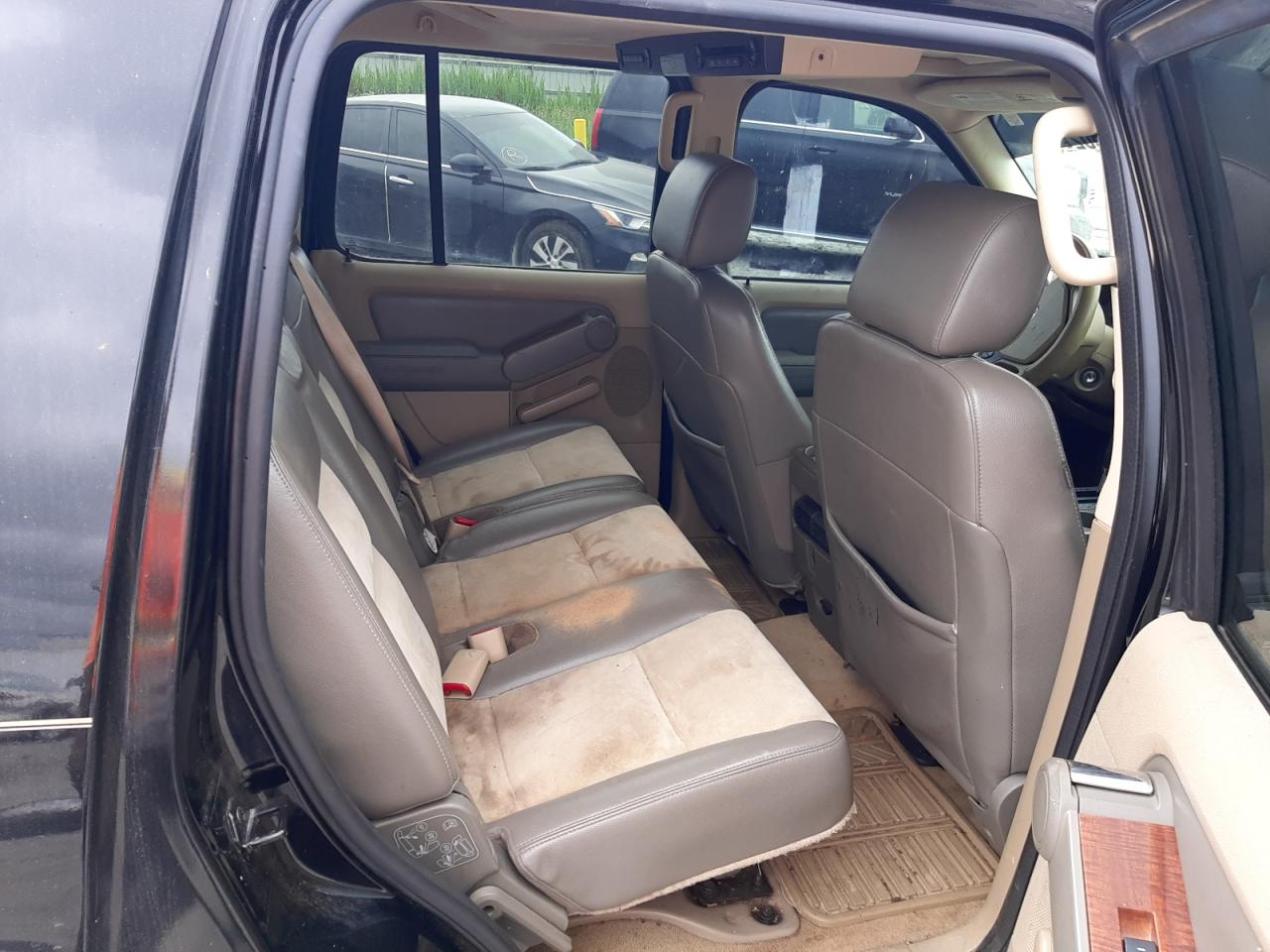 Photo 6 from auction – 2007 FORD EXPLORER E with VIN 1FMEU74E37UB72806