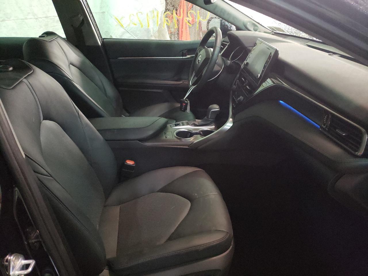 Photo 5 from auction – 2021 TOYOTA CAMRY XLE with VIN 4T1F31AK2MU558689