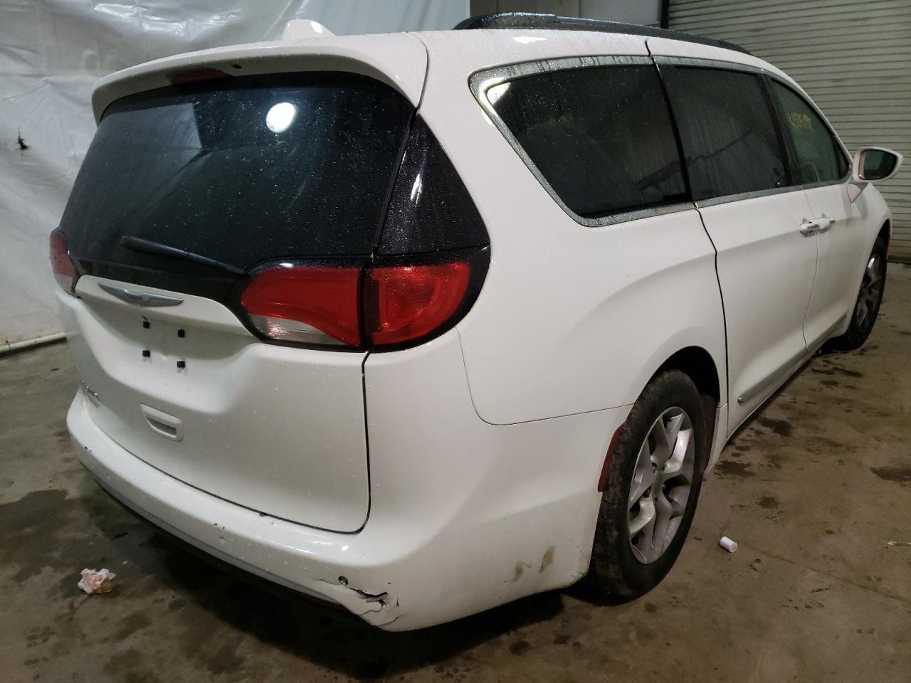 Photo 4 from auction – 2017 CHRYSLER PACIFICA T with VIN 2C4RC1BG3HR506714