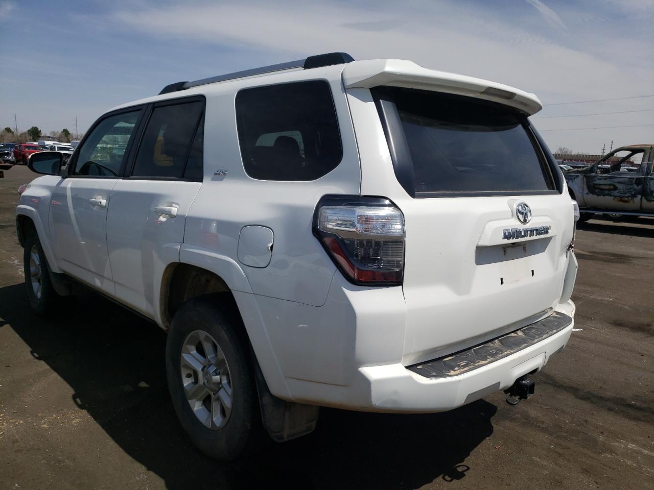 Photo 3 from auction – 2019 TOYOTA 4RUNNER with VIN JTEBU5JR3K5654869