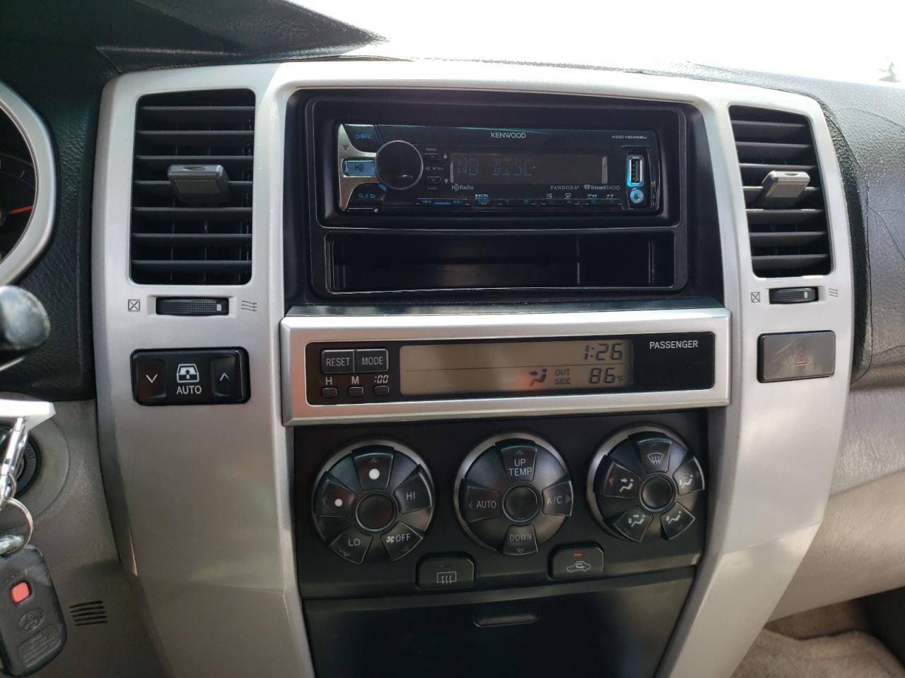 Photo 9 from auction – 2003 TOYOTA 4RUNNER SR with VIN JTEZT14R630013753