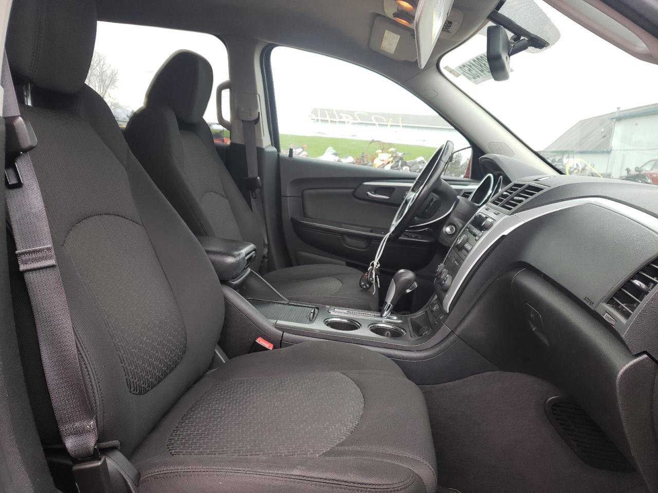 Photo 5 from auction – 2011 CHEVROLET TRAVERSE L with VIN 1GNKRGED2BJ322467