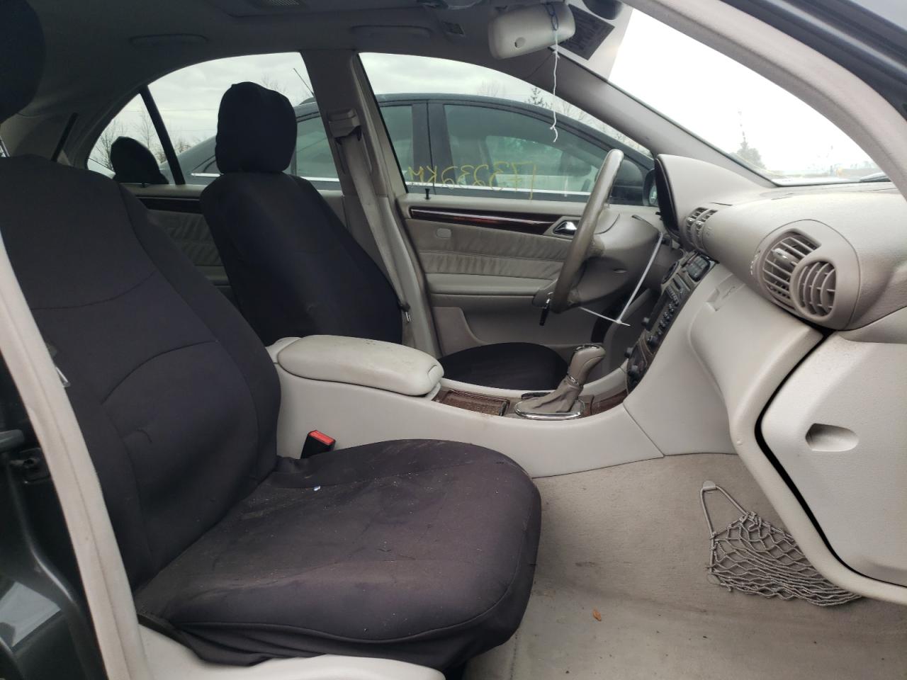 Photo 5 from auction – 2002 MERCEDES-BENZ C 320 with VIN WDBRF64J32F207427