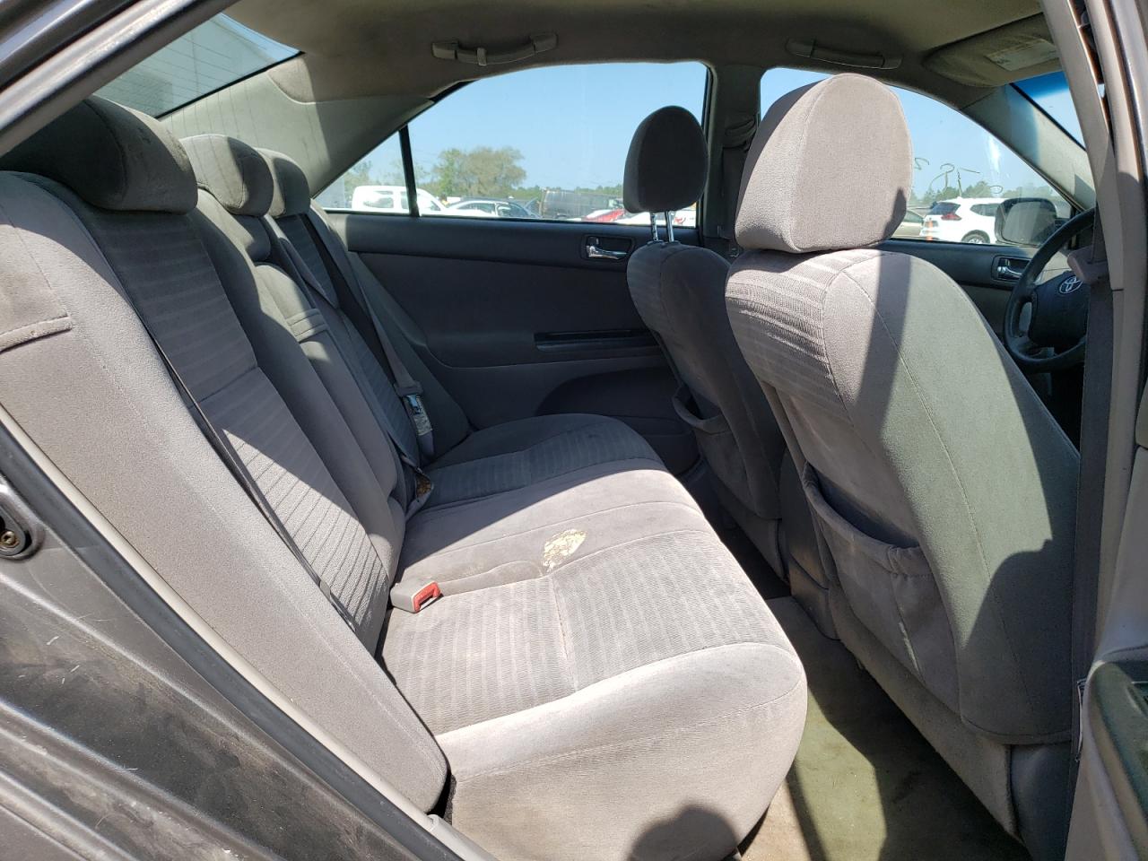Photo 16 from auction – 2005 TOYOTA CAMRY LE with VIN 4T1BE32K45U947676